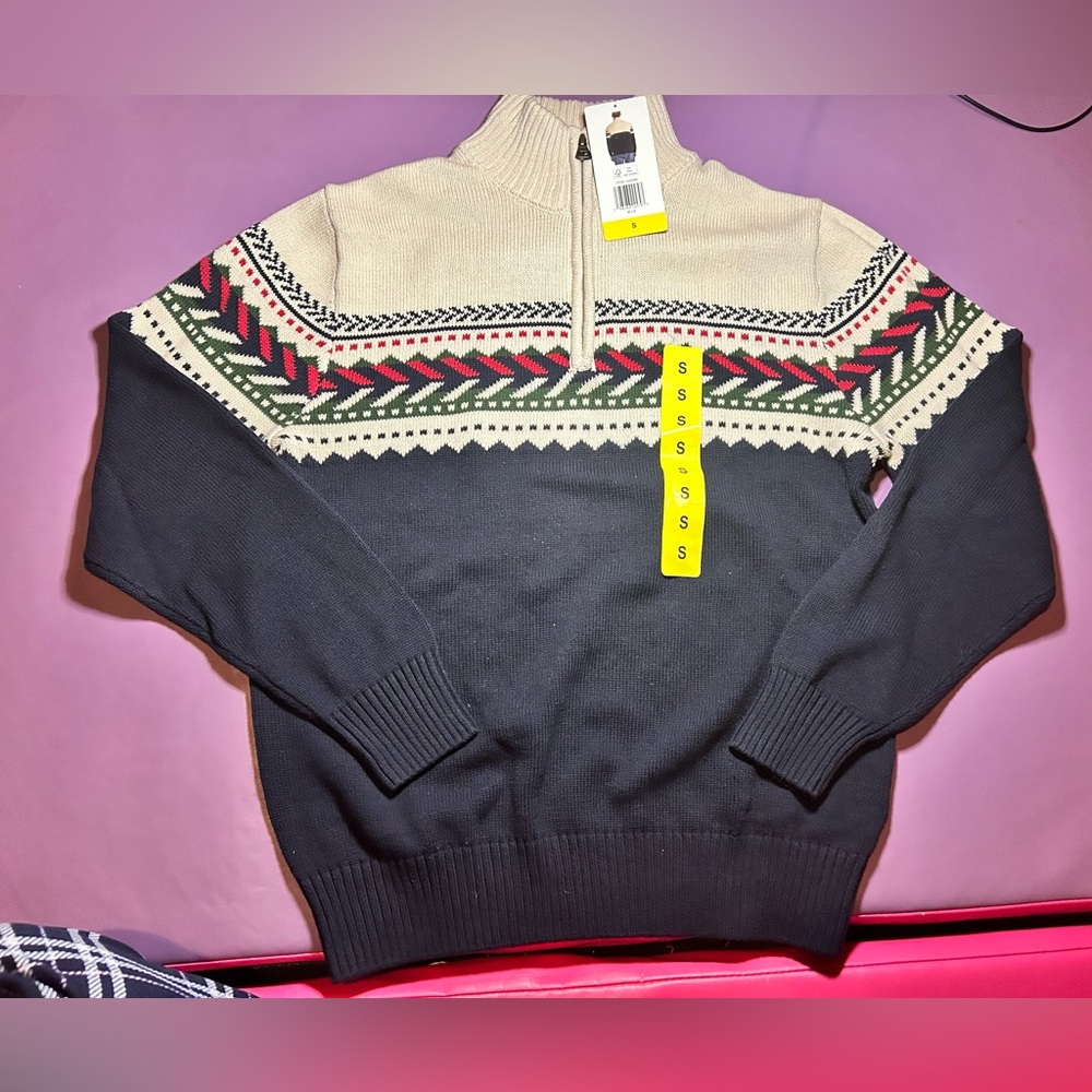 Stylish Men’s quarter Zip-Up Sweater with Blue, red, and beige Patterned Accents